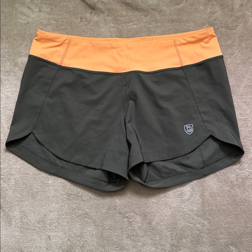 Goal Five - Excel Training Short - Dark Moss/Dahlia - Size XL